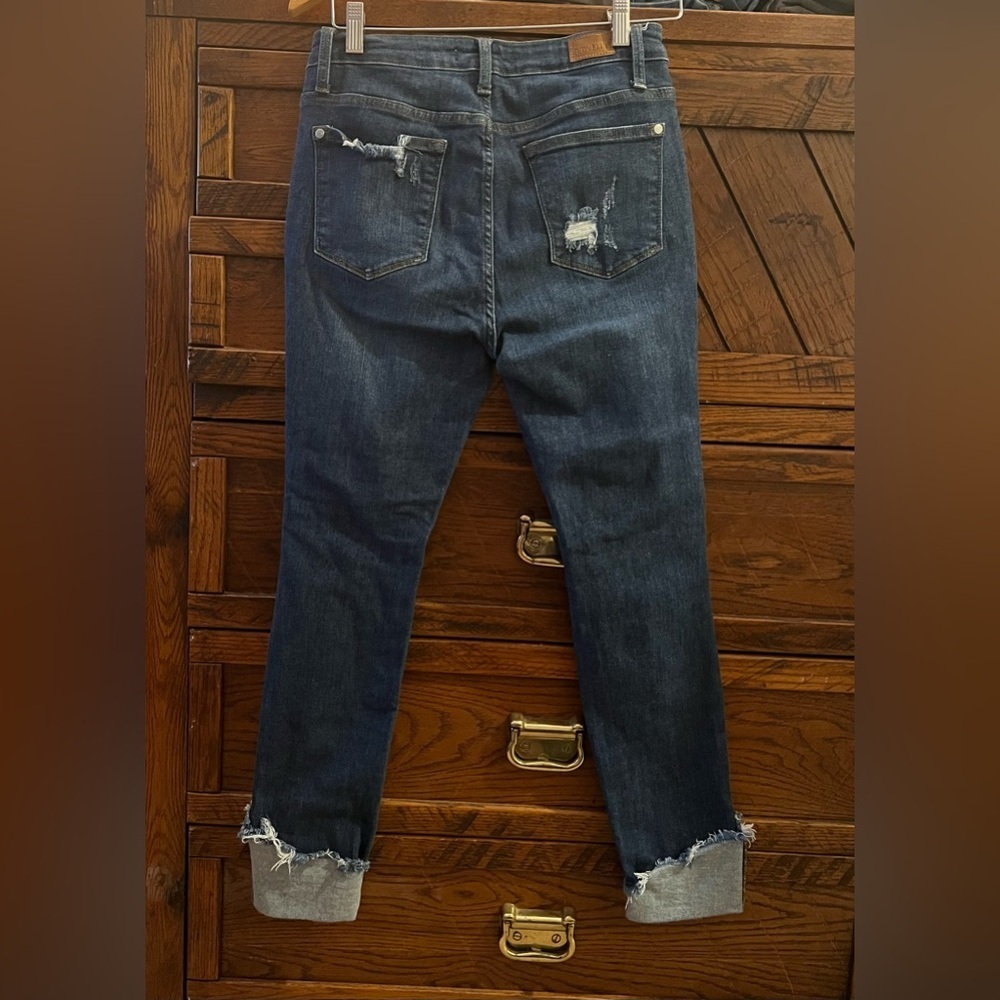 JUDY BLUE Mid Rise Cuffed Skinny Distressed 7/28 Dark Wash - Picture 2 of 9